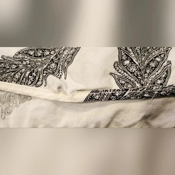 H&M, Size 6, Feather Print Sleeveless Top - Picture 11 of 11